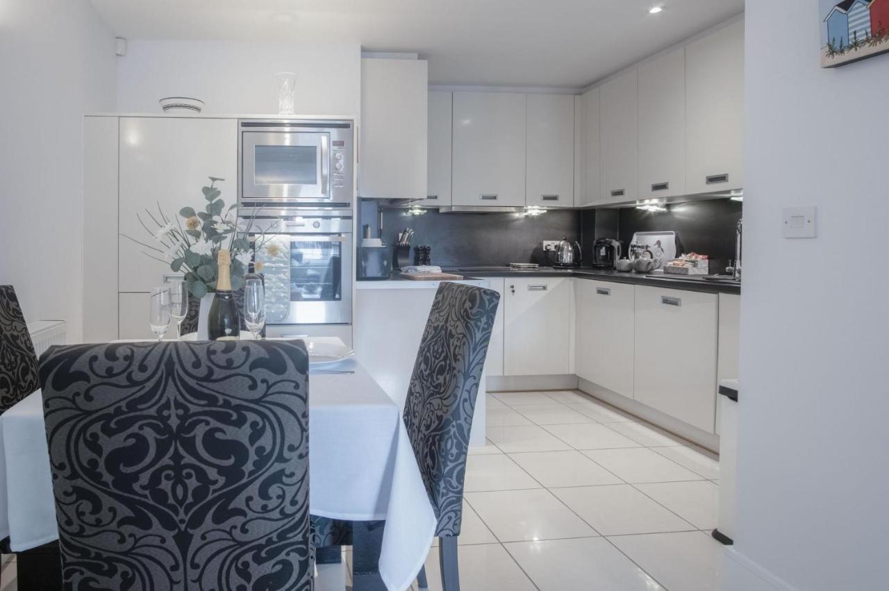 Minarvon - 2 Bedroom Apartment - Saundersfoot Bagian luar foto