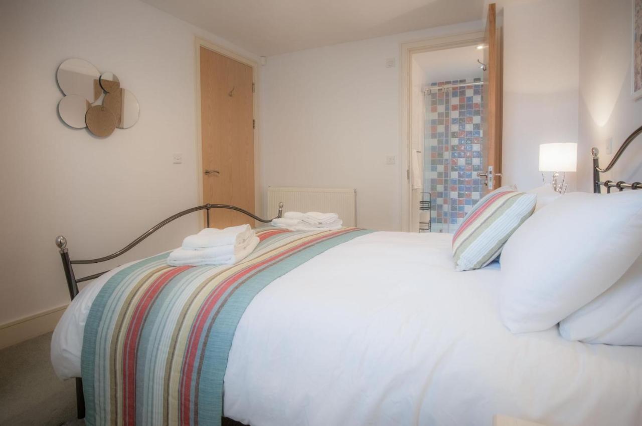 Minarvon - 2 Bedroom Apartment - Saundersfoot Bagian luar foto