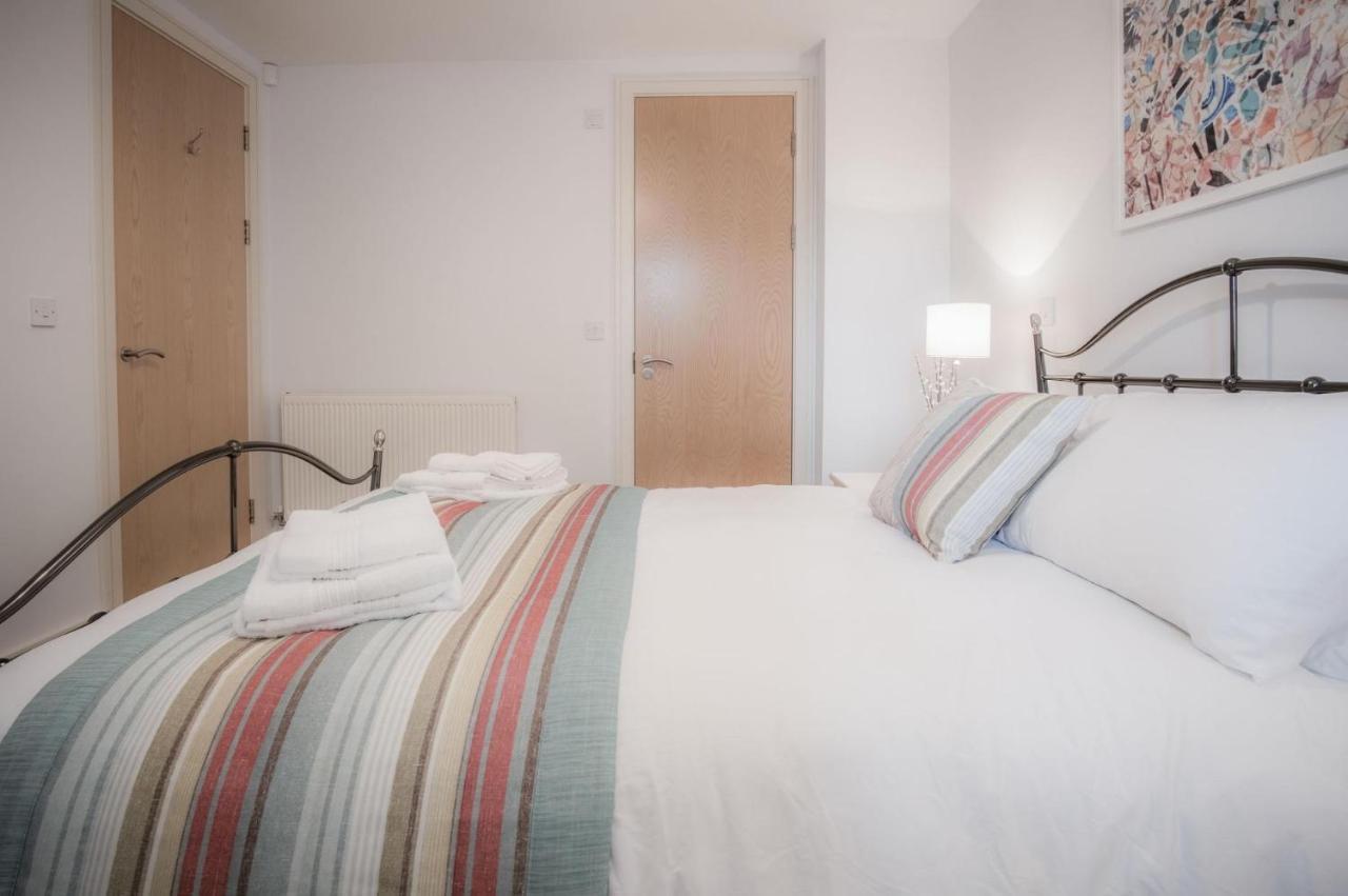 Minarvon - 2 Bedroom Apartment - Saundersfoot Bagian luar foto