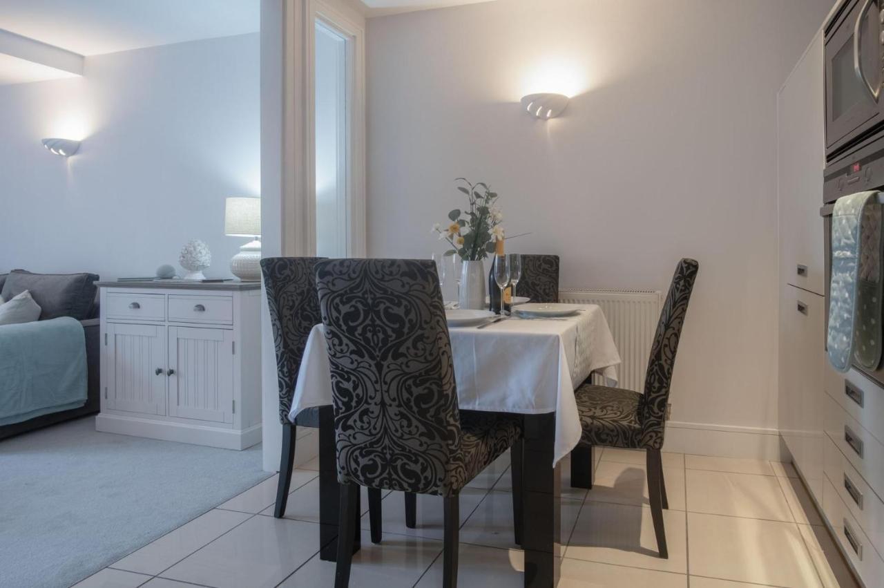 Minarvon - 2 Bedroom Apartment - Saundersfoot Bagian luar foto