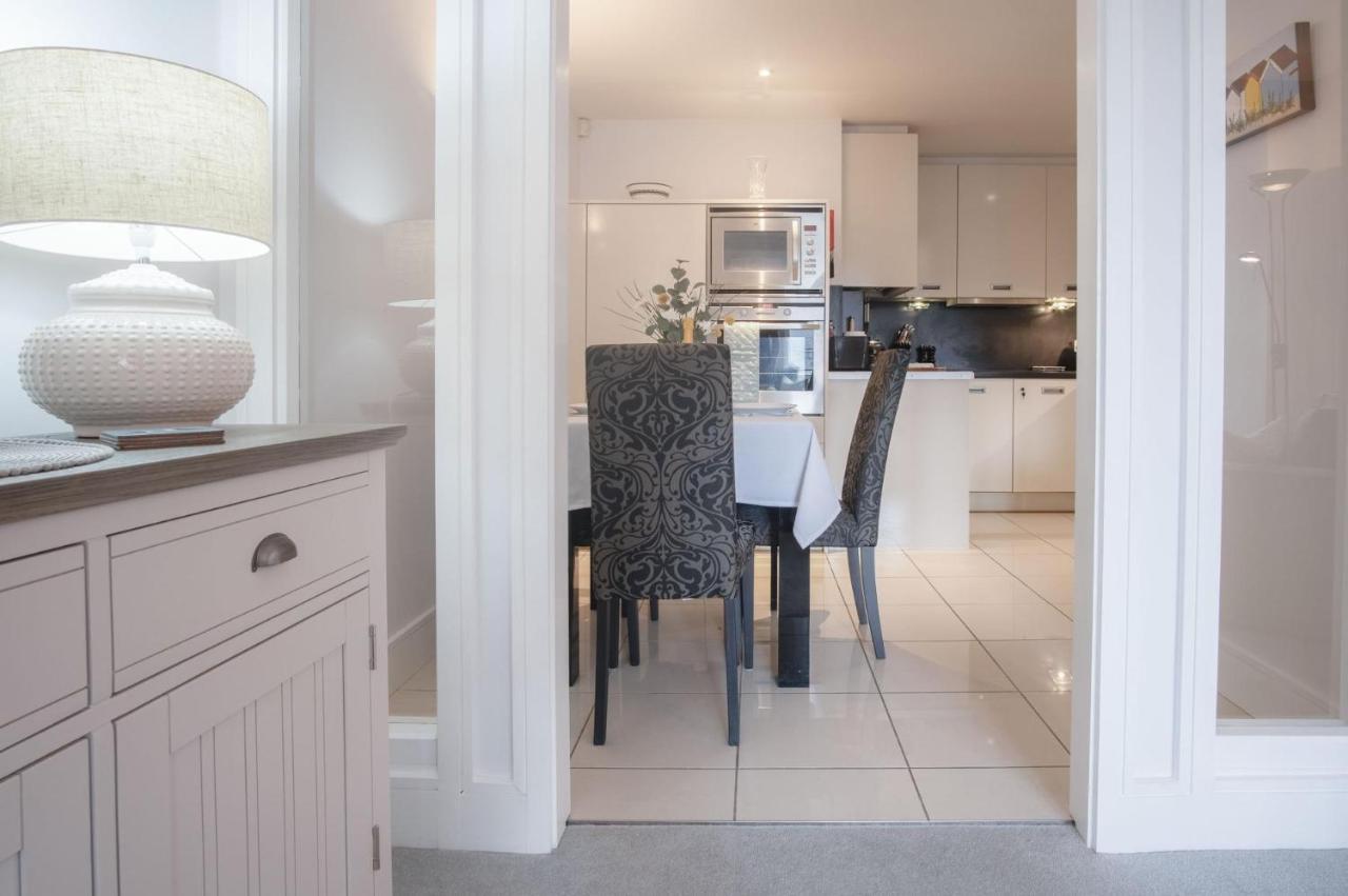 Minarvon - 2 Bedroom Apartment - Saundersfoot Bagian luar foto