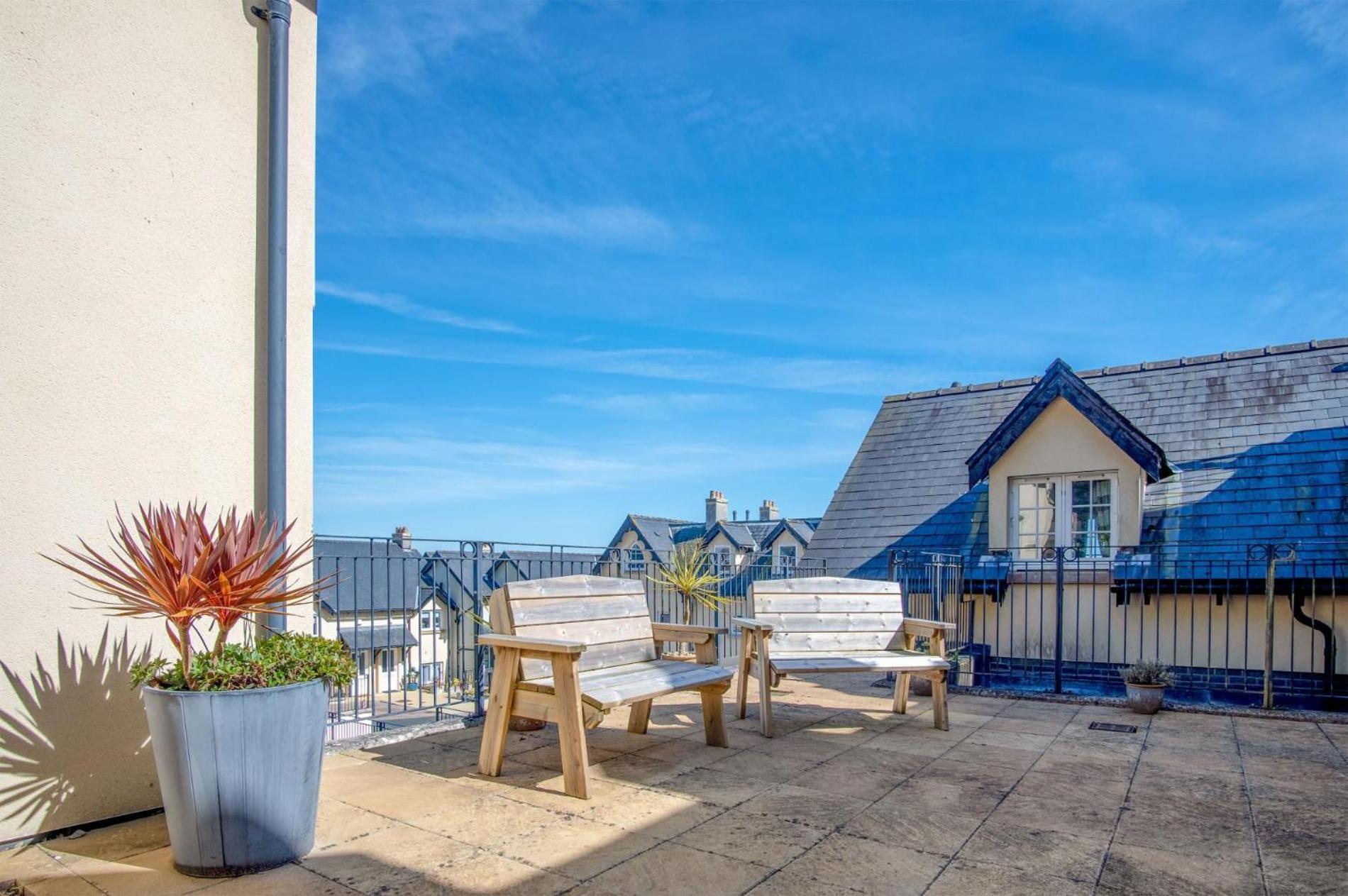 Minarvon - 2 Bedroom Apartment - Saundersfoot Bagian luar foto